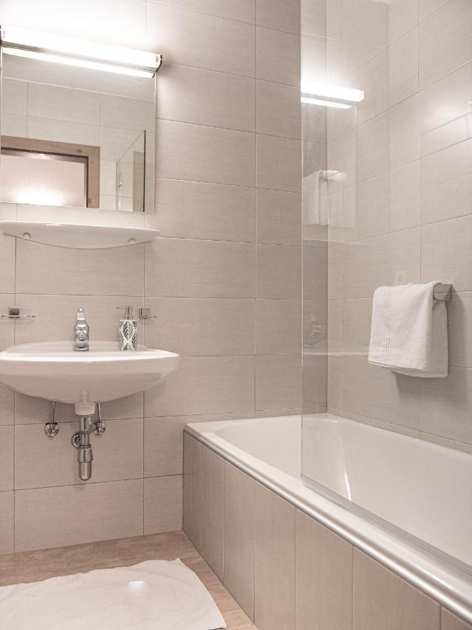 La Tombola Appartements แกร์ลอส ภายนอก รูปภาพ